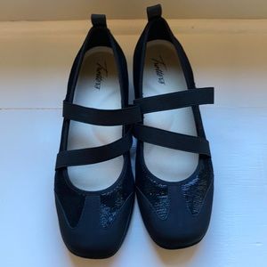 Trotters shoes size 9. Slip  on black and sparkly